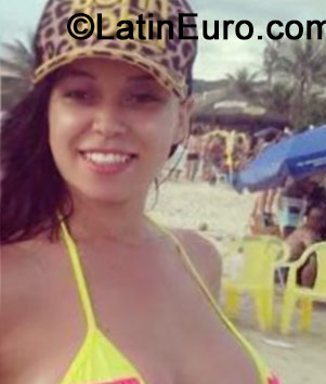 Date this georgeous Brazil girl Thais from Limeira BR8839