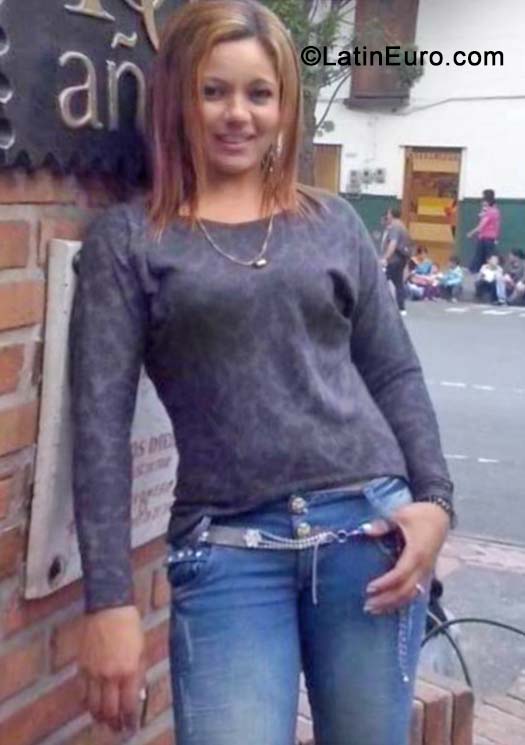 Date this lovely Colombia girl Viviana from Medellin CO15552