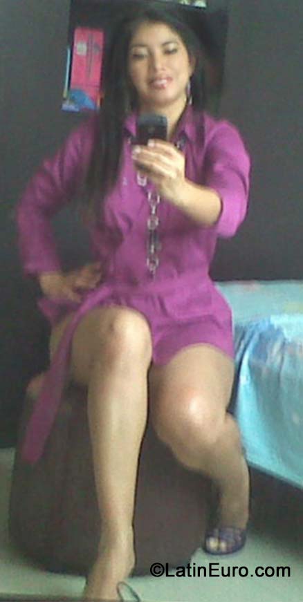 Date this attractive Colombia girl Mary from Cali CO15578