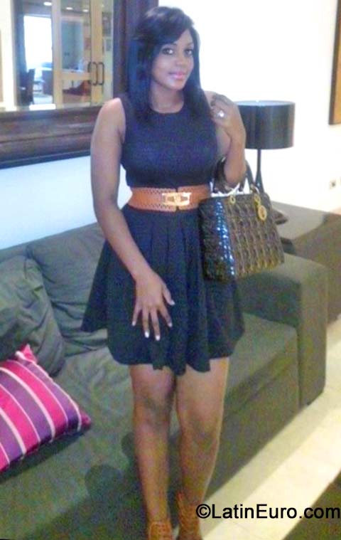 Date this voluptuous Dominican Republic girl Perez from Santo Domingo DO19530