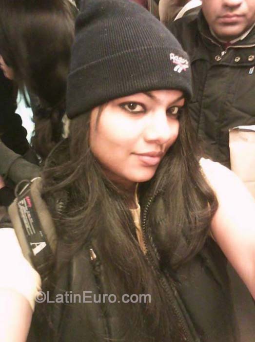 Date this passionate India girl Priya from Pune IN257