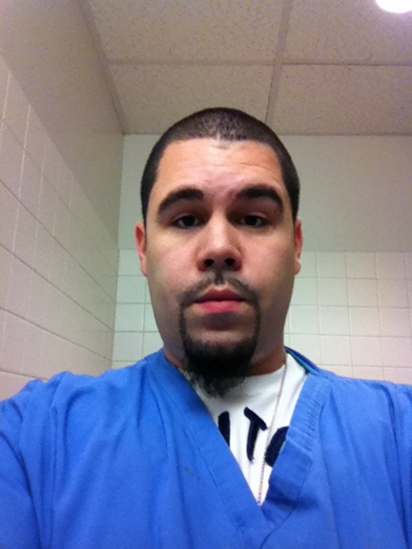 Date this delightful United States man SANTIAJ from Philadelphia US15211