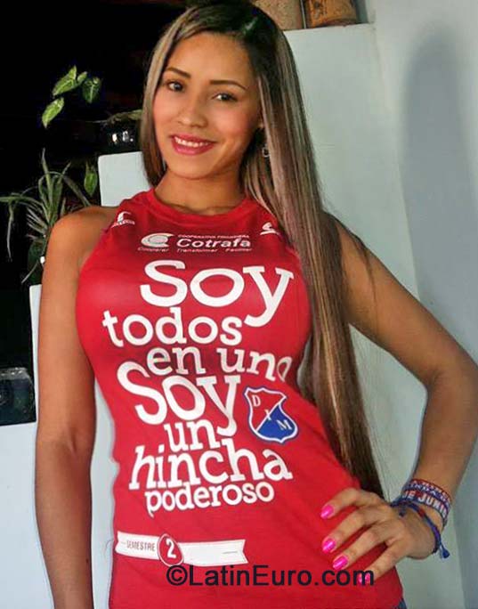 Date this foxy Colombia girl Estefany from Medellin CO15607