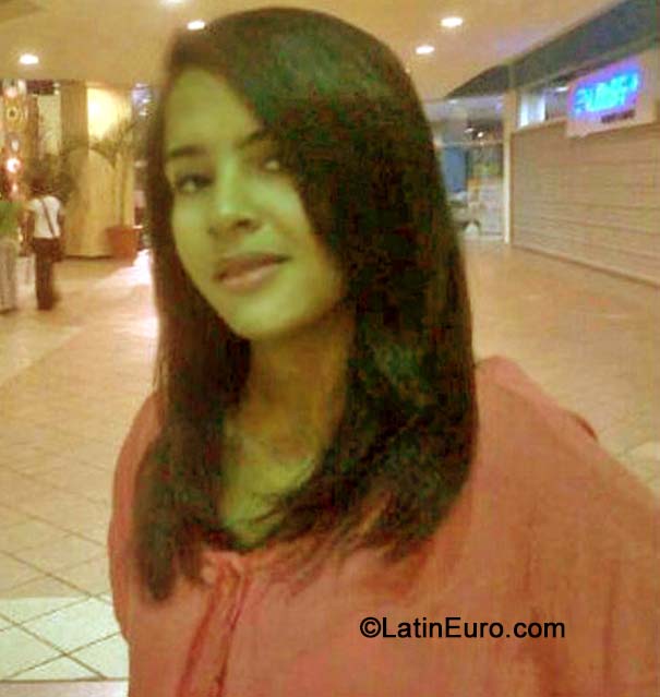 Date this lovely Dominican Republic girl Rosio from Santo Domingo DO19623