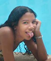 Date this pretty Brazil girl Mary from Águas compridas BR8920