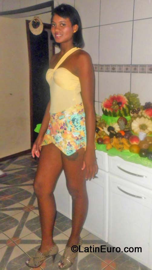 Date this fun Brazil girl Rafaela from Maracas BR8926