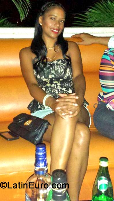 Date this good-looking Dominican Republic girl Yary from Puerto Plata DO19737
