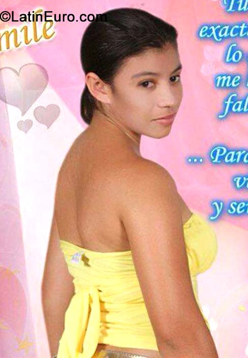 Date this beautiful Colombia girl Yamile from Bogota CO15822