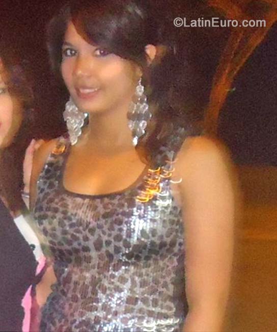 Date this pretty Honduras girl Roxana from Comayagua HN1217