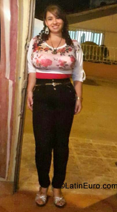Date this stunning Colombia girl Viviana from Cali CO15832