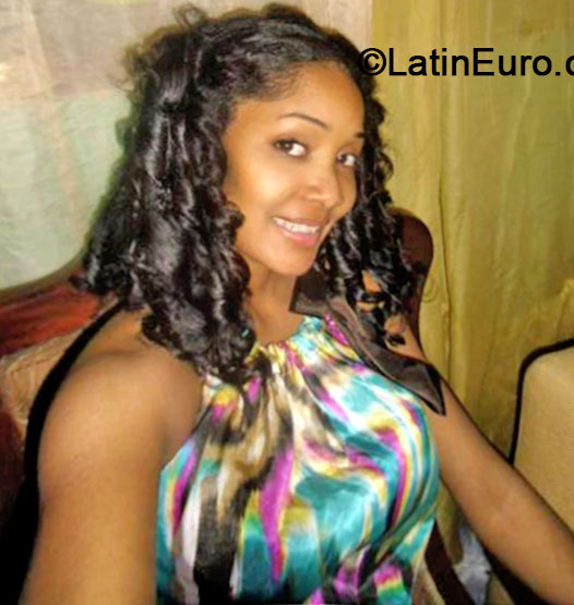 Date this exotic Dominican Republic girl Lucy from Santo Domingo DO19878