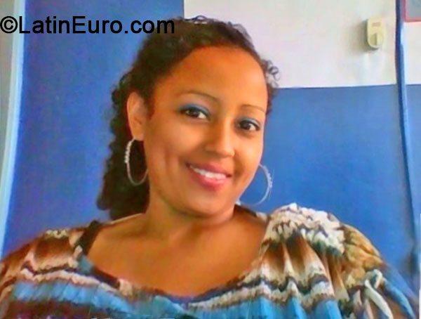 Date this foxy Honduras girl Ivin from Tegucigalpa HN1180