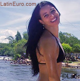 Date this foxy Brazil girl Livia from BRASILIA BR9004