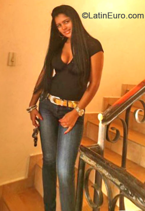 Date this charming Dominican Republic girl Ambar from Santiago DO19921