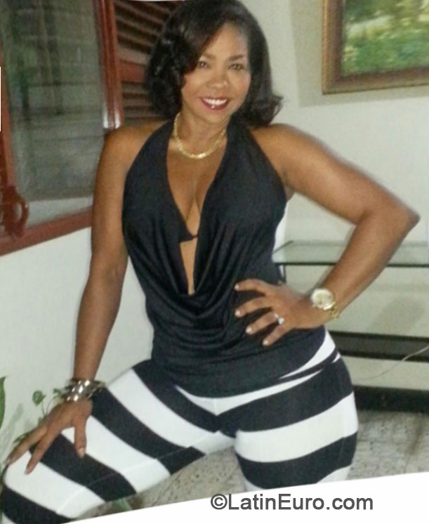 Date this delightful Colombia girl Reyes from Cartagena CO16129