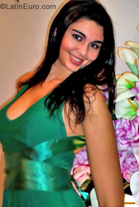 Date this foxy Brazil girl Carolina from Queimadas BR9021