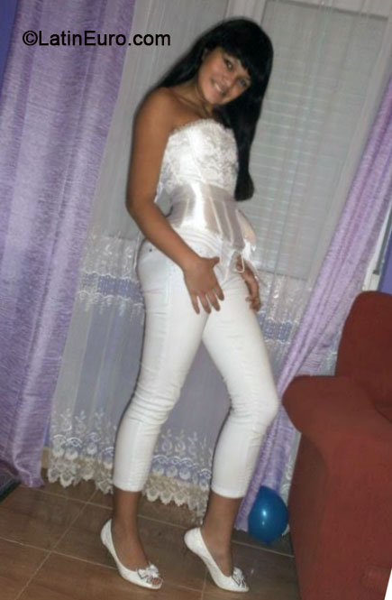 Date this stunning Brazil girl Hillary from Castanhal BR9022