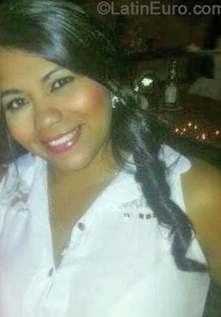 Date this sensual Colombia girl Viviana from Cali CO16201