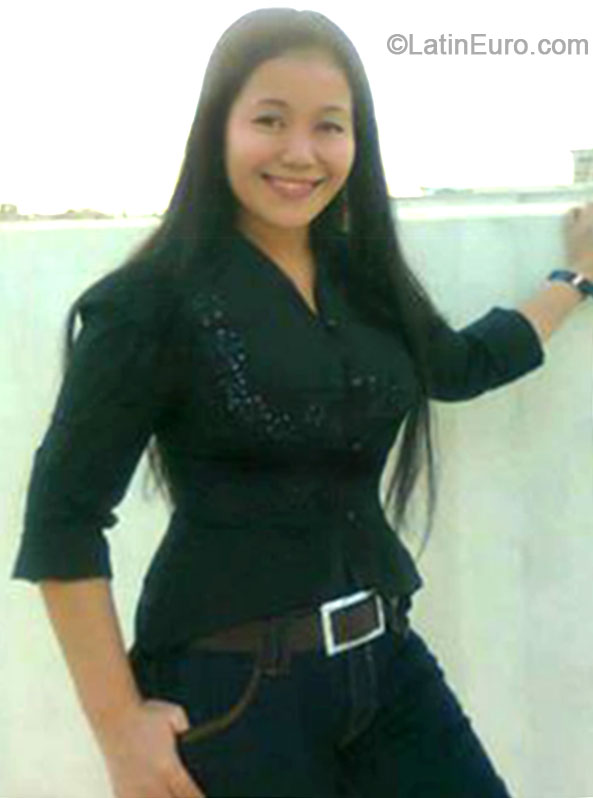 Date this stunning Philippines girl Sheryle from Manila PH704