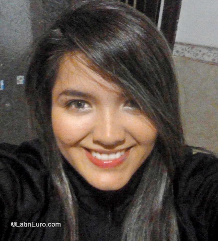 Date this charming Colombia girl LEIDI from Cali CO16267
