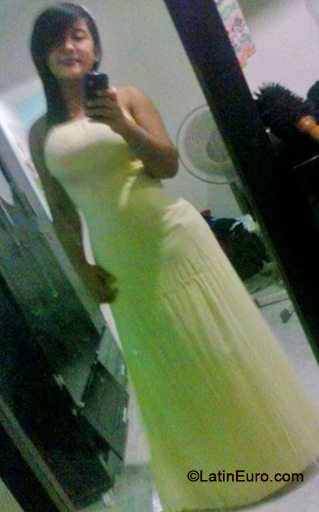Date this sensual Colombia girl Idalis from santa marta CO16304
