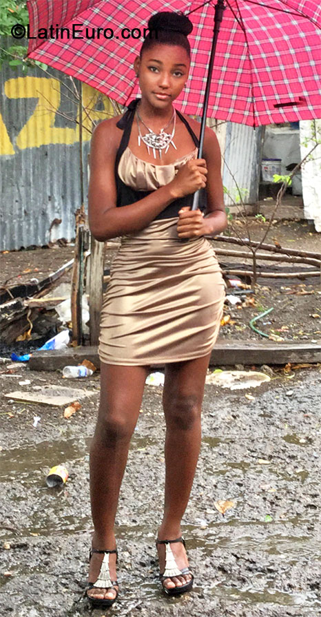 Date this voluptuous Jamaica girl Amanda from Kingston JM1857