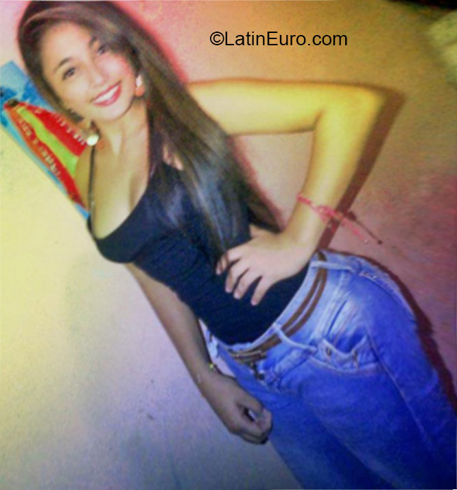 Date this sultry Colombia girl Tatiana from Bogota CO16337