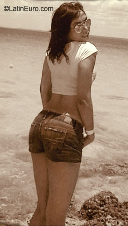 Date this pretty Dominican Republic girl Cindy from Santiago DO20103