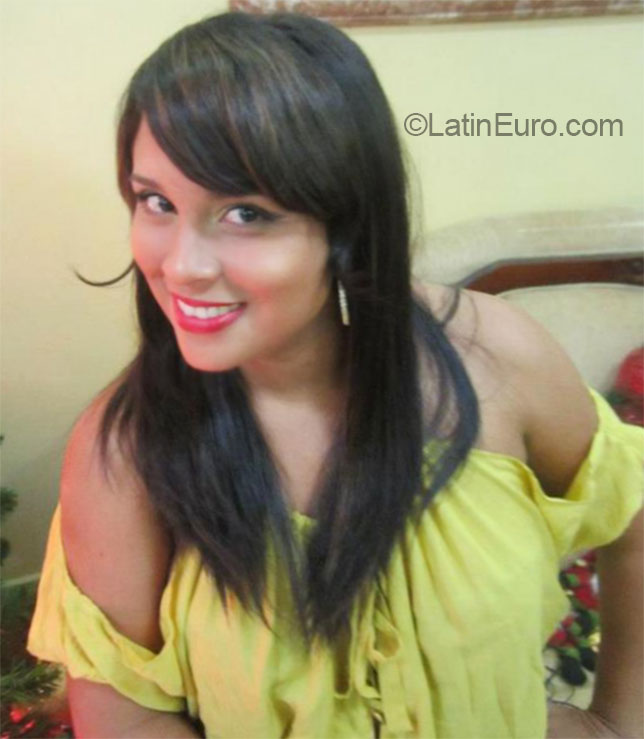 Date this fun Colombia girl Jennifer from Cartagena CO16404