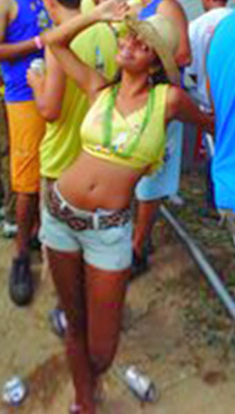 Date this passionate Brazil girl Caline from Salvador BR9086