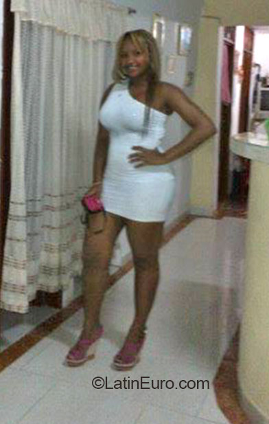 Date this passionate Colombia girl Linda from Cali CO16585