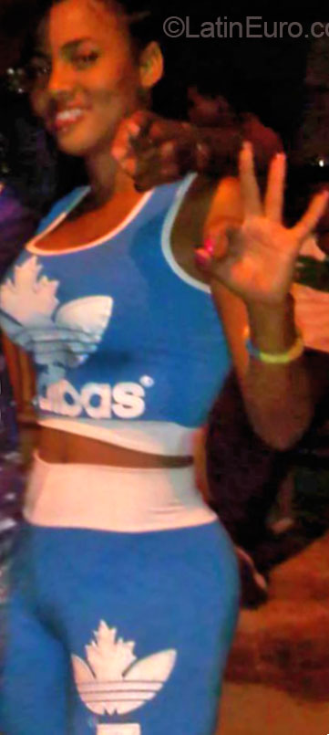 Date this sultry Dominican Republic girl Yulay from Santo Domingo DO20389