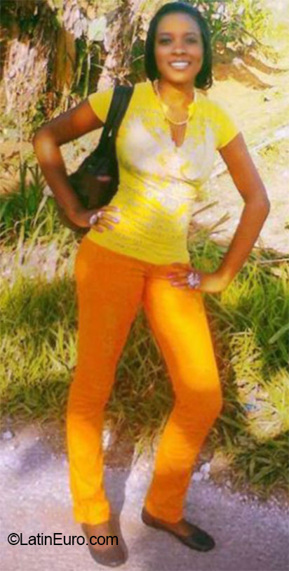 Date this attractive Jamaica girl Chrystal from Kingston JM1883