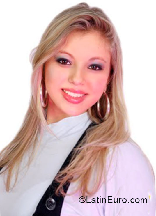 Date this charming Brazil girl Indaia from Brasilia BR9109