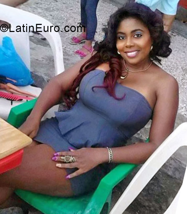 Date this voluptuous Dominican Republic girl Lola from La Romana DO20551