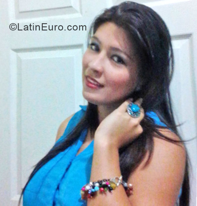 Date this georgeous Honduras girl Silvia Fuentes from Tegucigalpa HN1302