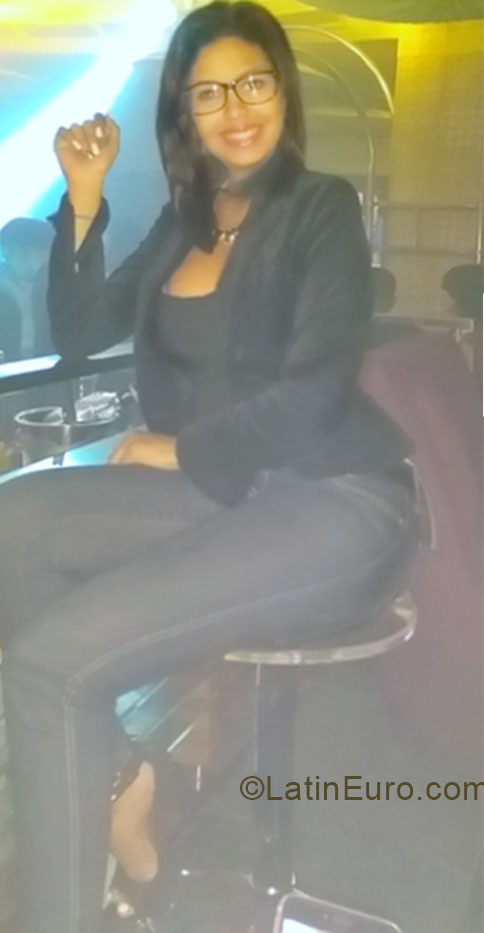 Date this gorgeous Dominican Republic girl Genesis from Santiago De Los Caballeros DO20594