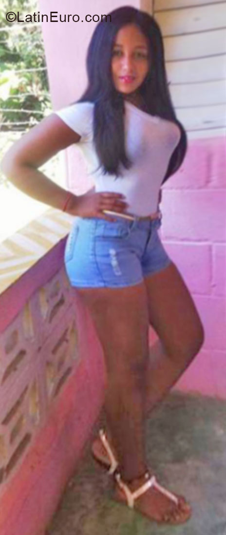 Date this beautiful Dominican Republic girl Estrella from Santiago DO34136