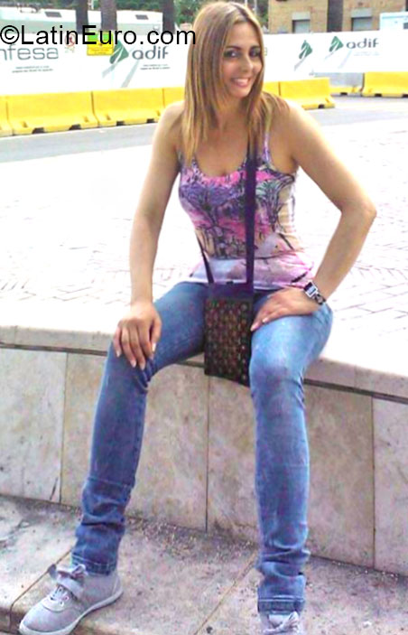 Date this hard body Colombia girl MARTHA from Medellin CO16540