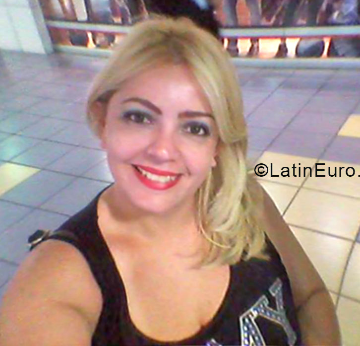 Date this exotic Venezuela girl Emanuelle from Valencia VE337