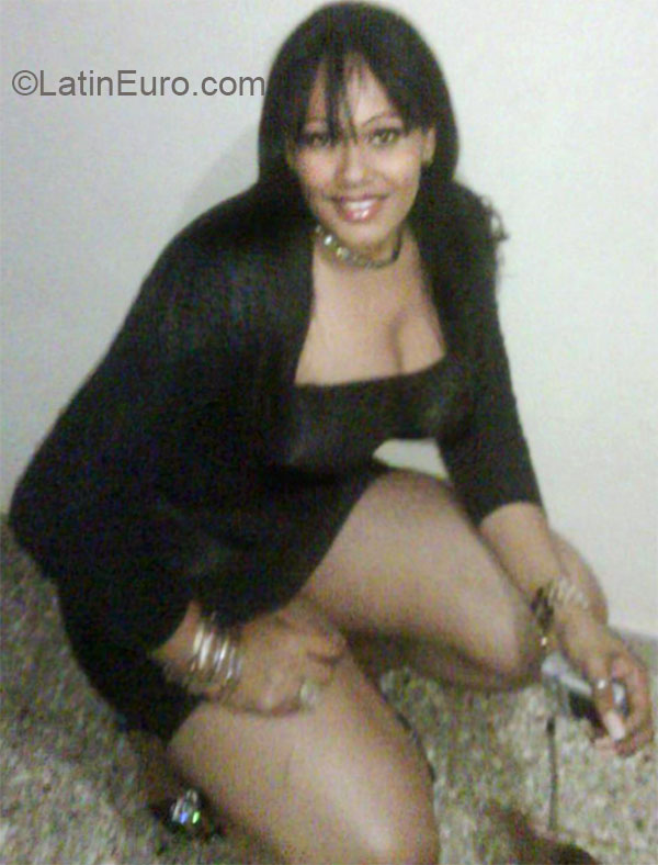 Date this sensual Dominican Republic girl Rosmery from Santiago DO20692