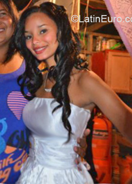 Date this young Dominican Republic girl Karen from Santo Domingo DO20717