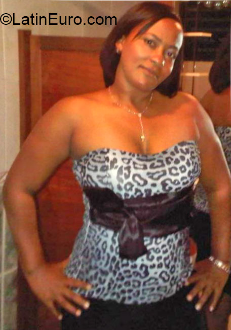 Date this tall Dominican Republic girl Jokelais from Santo Domingo DO20722