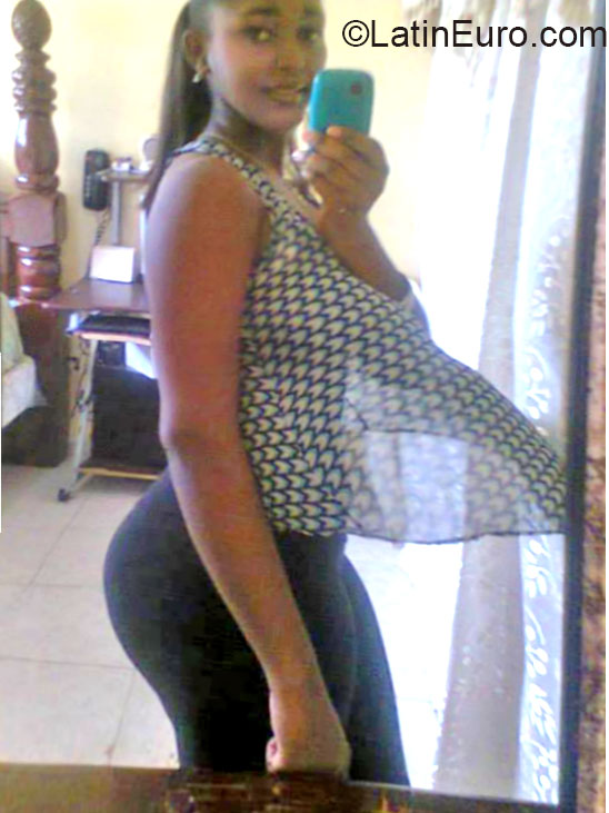 Date this tall Dominican Republic girl Estefany from Santiago DO20734