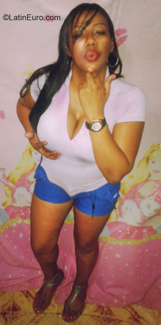 Date this delightful Dominican Republic girl Isabella from Santo Domingo DO20759