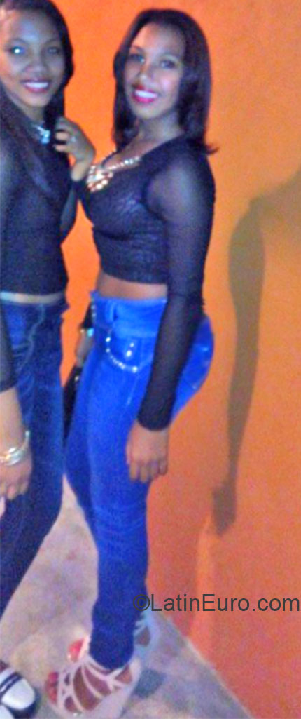 Date this charming Dominican Republic girl Yady from Santiago DO20803