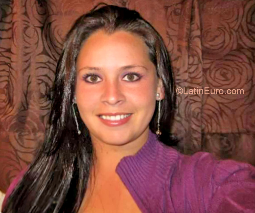 Date this georgeous Colombia girl Vanessa from Bogota CO16658