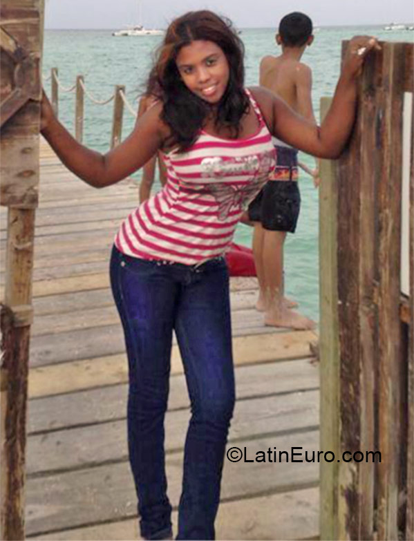 Date this stunning Dominican Republic girl Maria cristina from La Romana DO20815