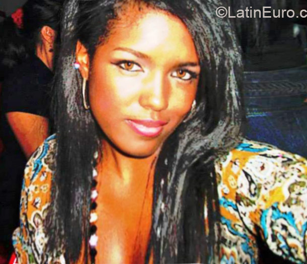 Date this passionate Colombia girl Angelirt from cali CO16683