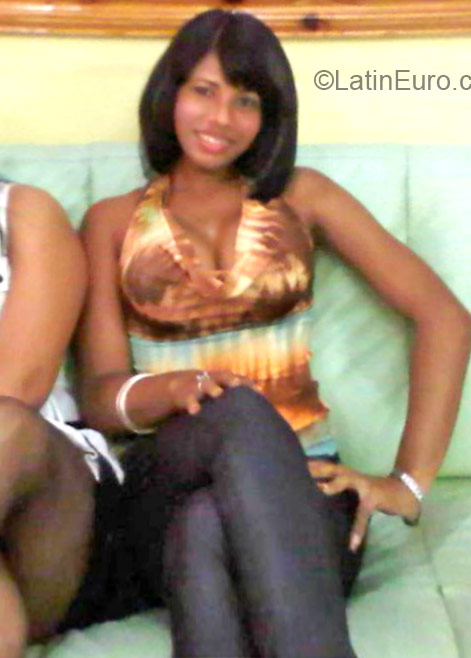 Date this sultry Dominican Republic girl Kathy from Santiago DO20851
